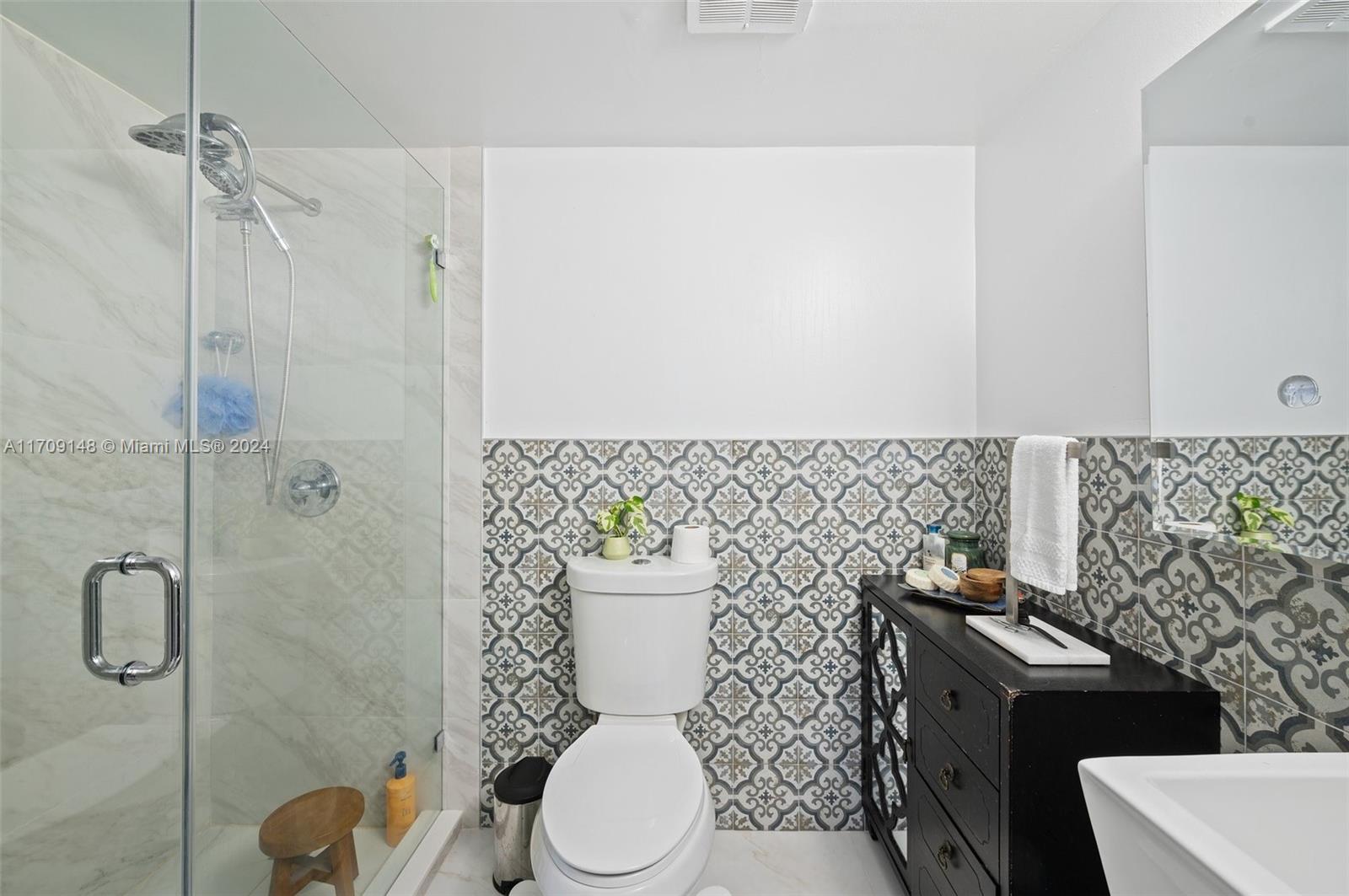 910 Michigan Ave #403, Miami Beach, Florida image 17