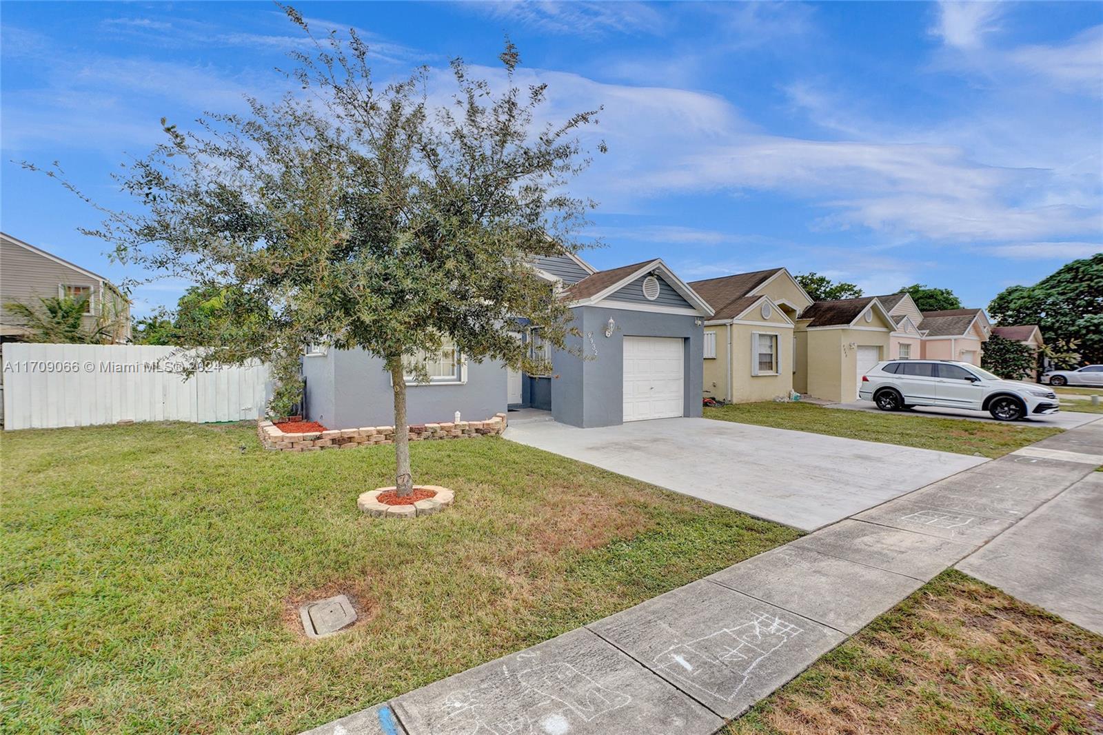 9932 W Elm Ln, Miramar, Florida image 10