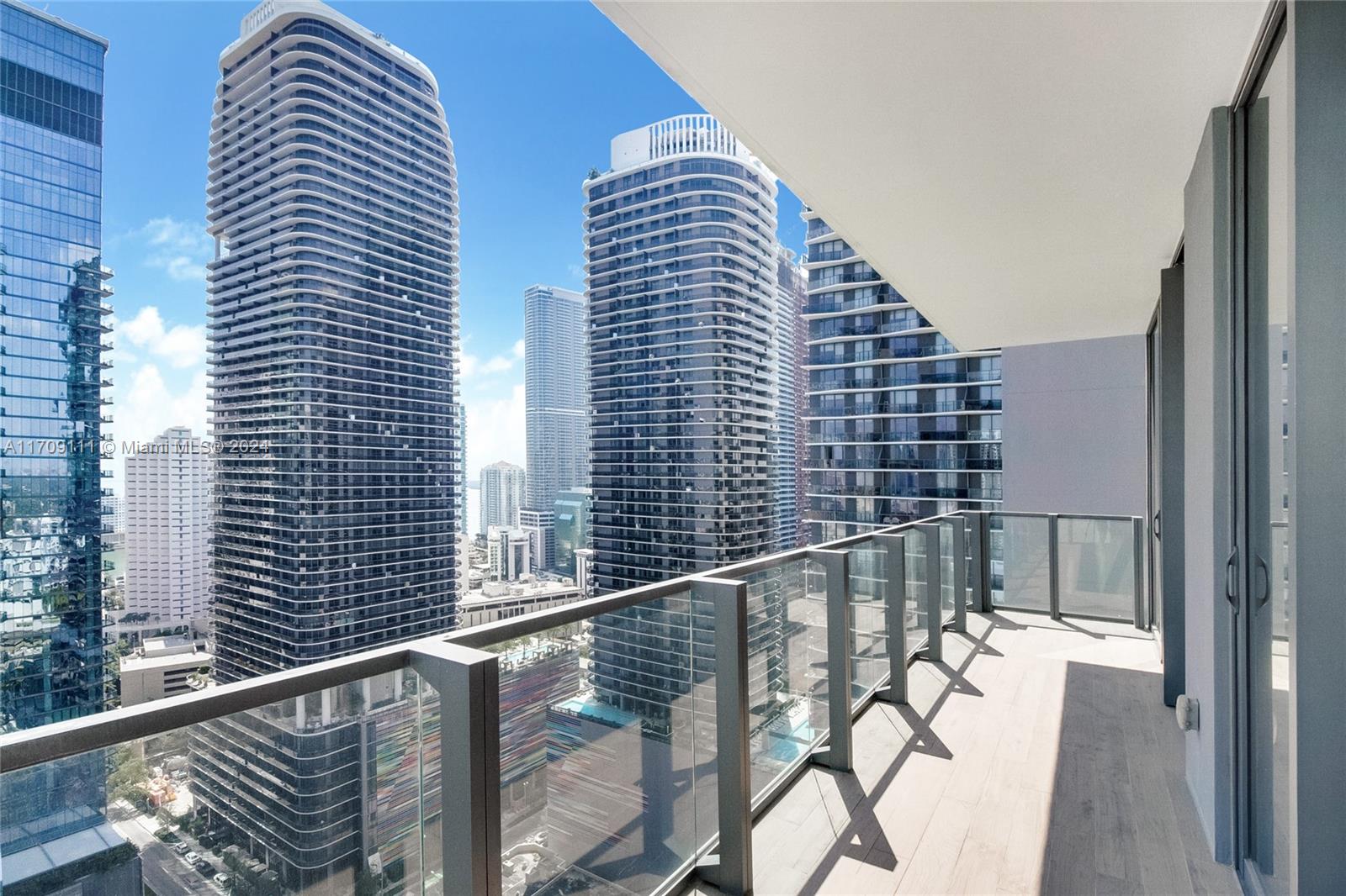 88 SW 7th St #2505, Miami FL 33130
