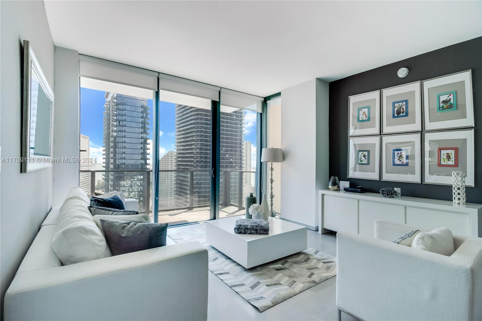 88 SW 7th St #2505, Miami FL 33130