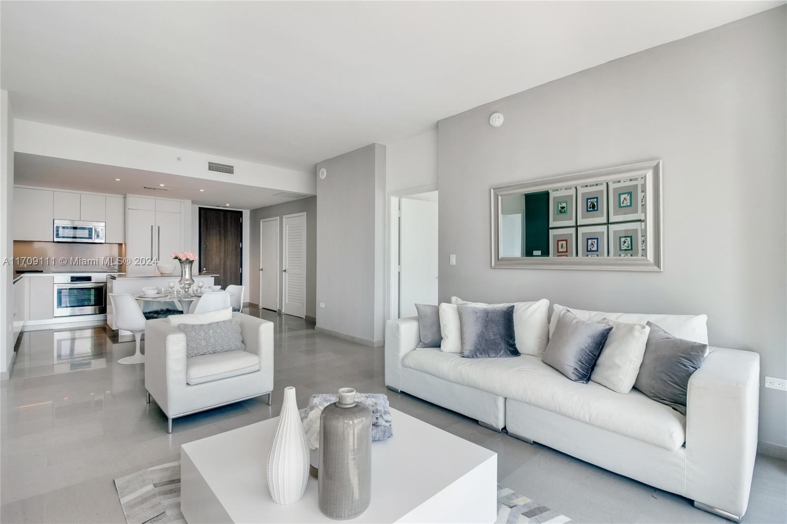 88 SW 7th St #2505, Miami FL 33130