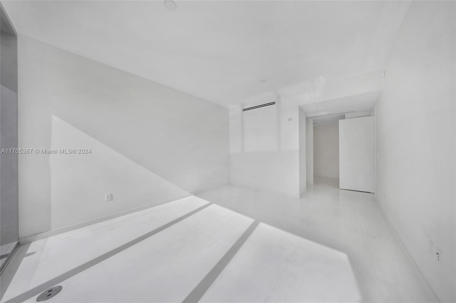 Listing Photo 34