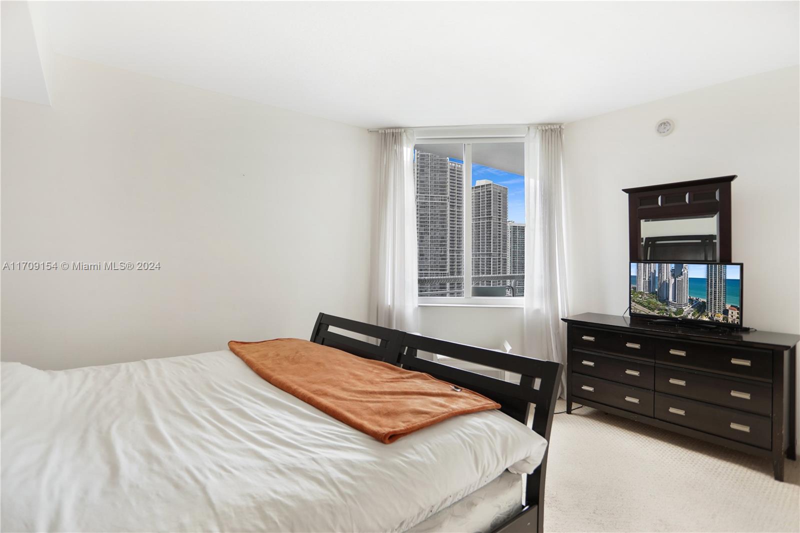 325 S Biscayne Blvd #2819, Miami FL 33131