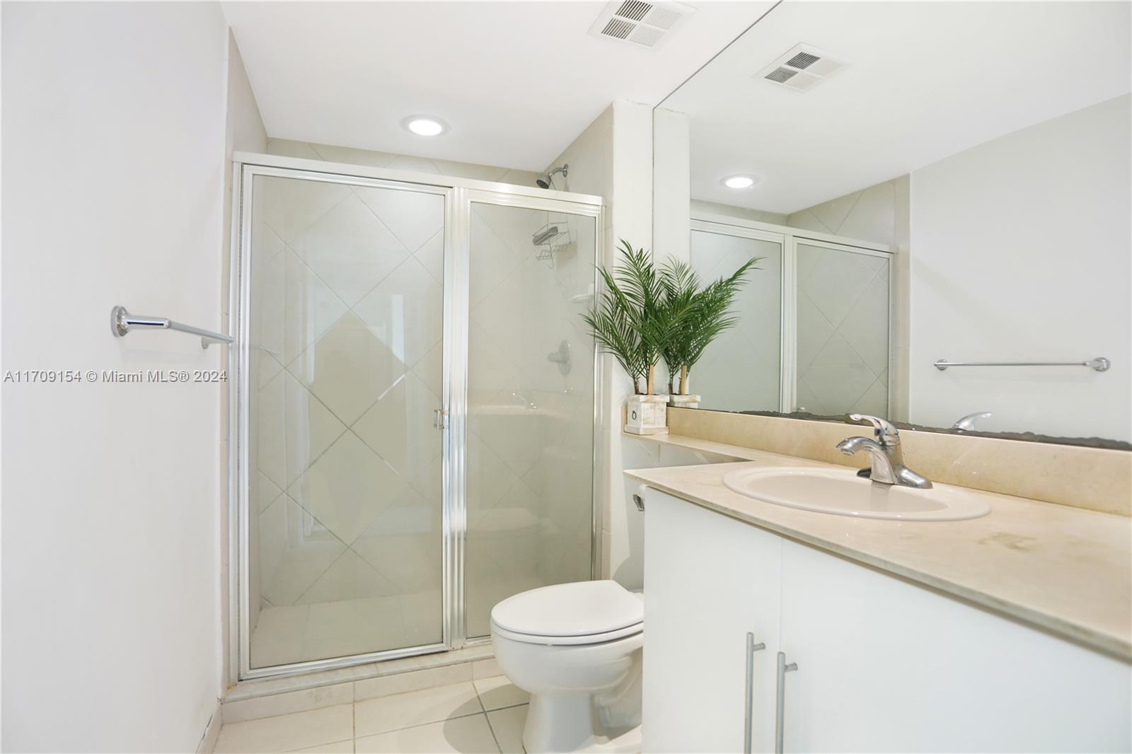 325 S Biscayne Blvd #2819, Miami FL 33131