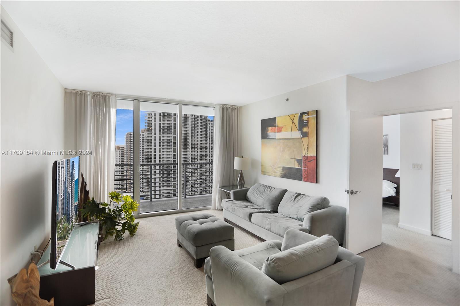 325 S Biscayne Blvd #2819, Miami FL 33131
