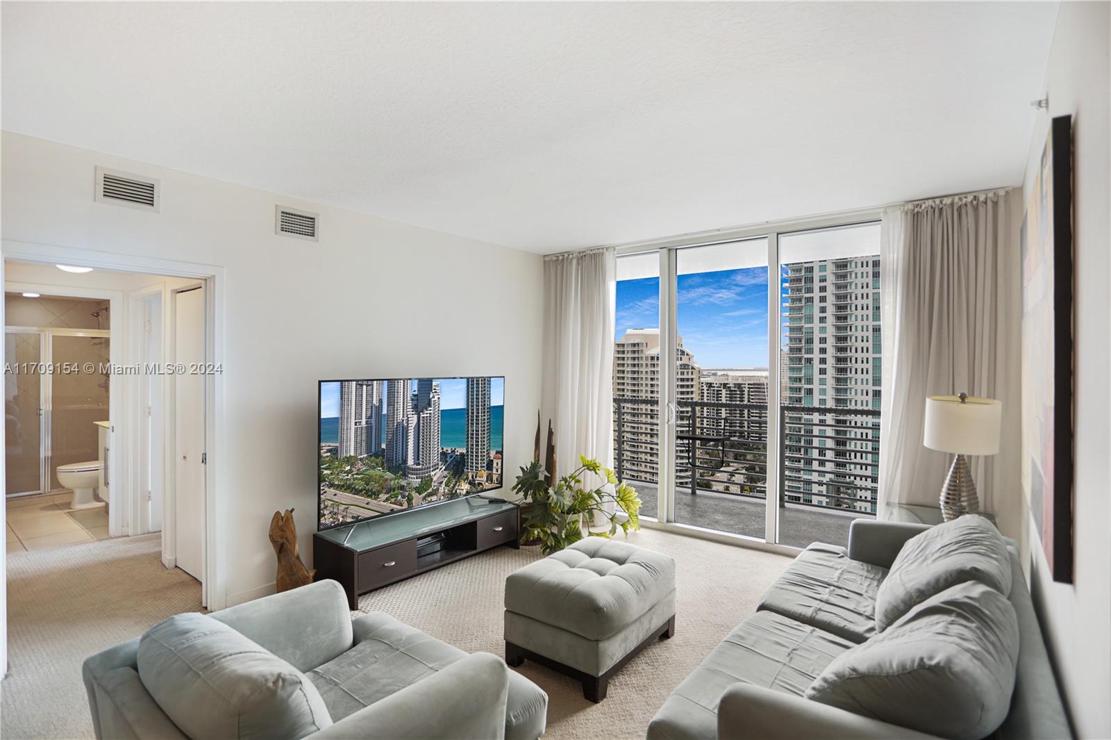 325 S Biscayne Blvd #2819, Miami FL 33131