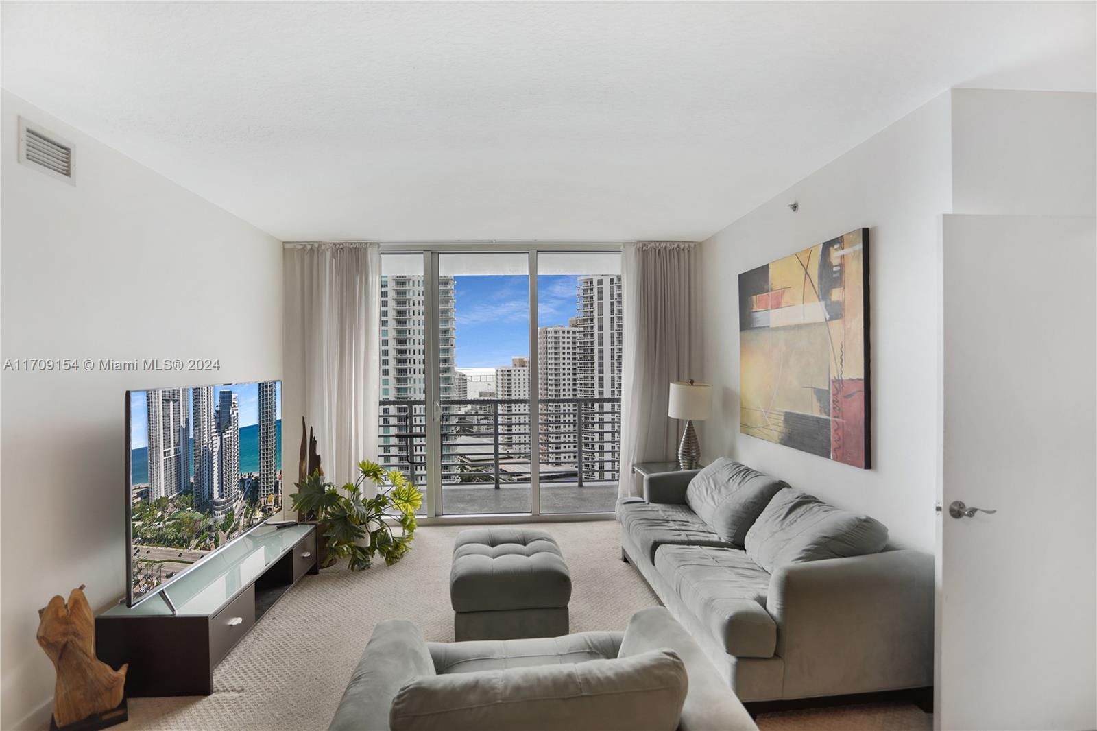 325 S Biscayne Blvd #2819, Miami FL 33131