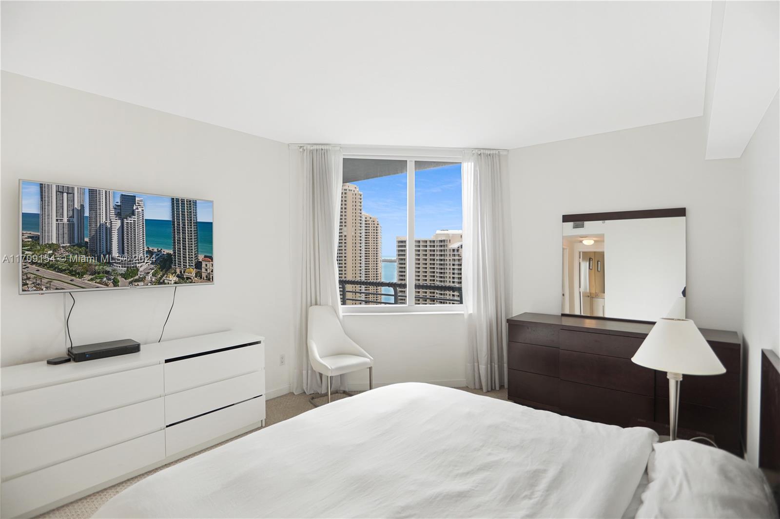325 S Biscayne Blvd #2819, Miami FL 33131