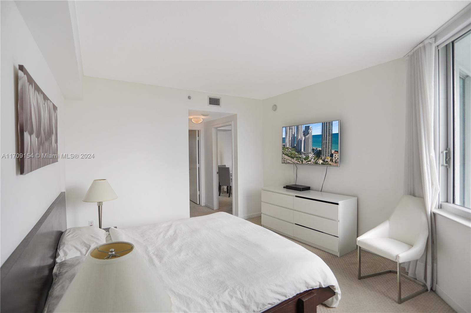 325 S Biscayne Blvd #2819, Miami FL 33131