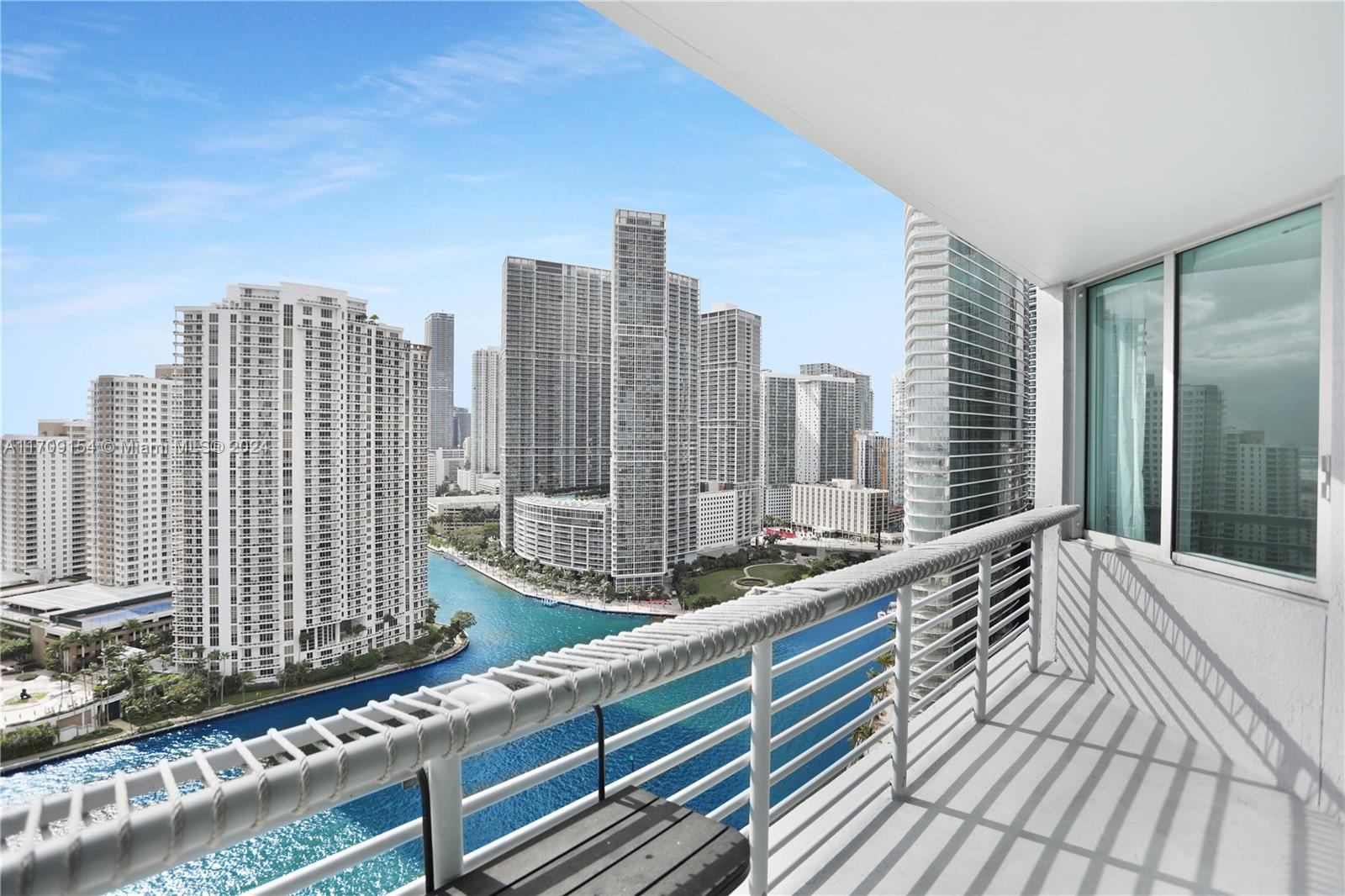 325 S Biscayne Blvd #2819, Miami FL 33131