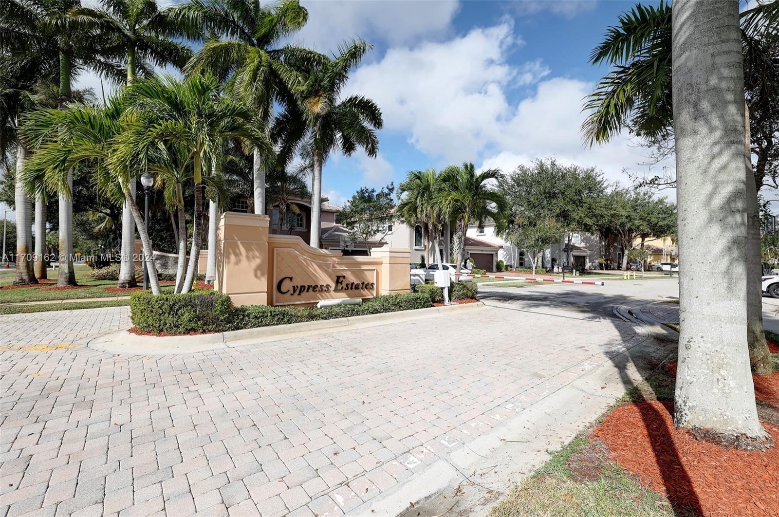 4902 Cypress Way, Coconut Creek, Florida image 12