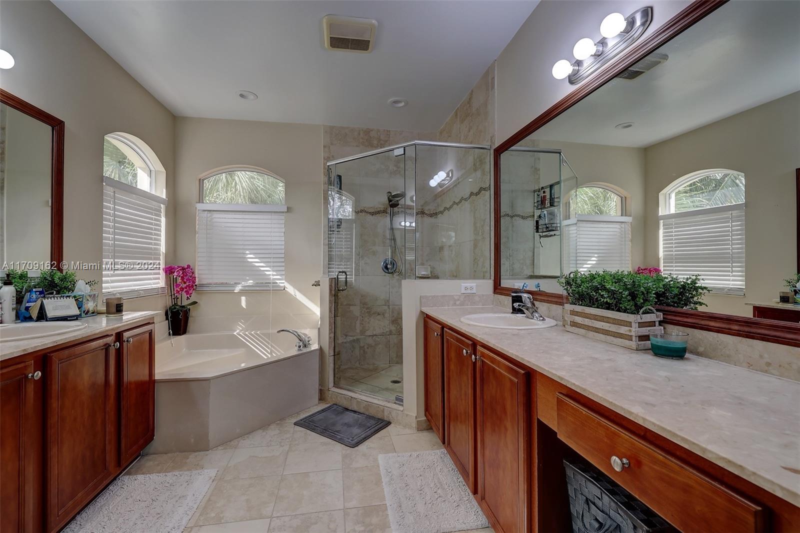 4902 Cypress Way, Coconut Creek, Florida image 34