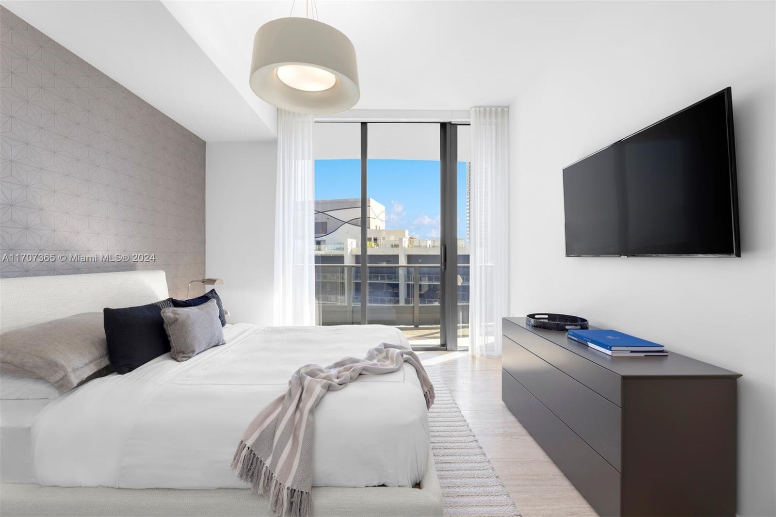 1000 Brickell Plz #PH5003, Miami FL 33131