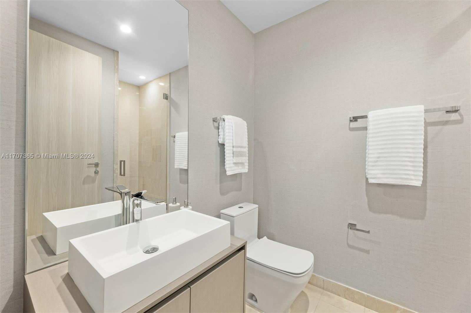 1000 Brickell Plz #PH5003, Miami FL 33131