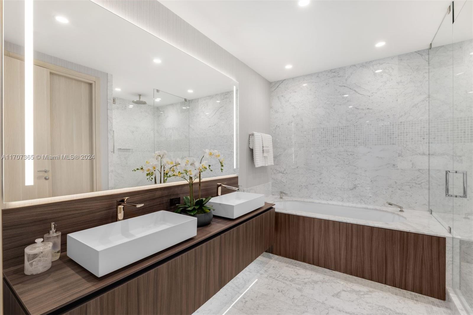 1000 Brickell Plz #PH5003, Miami FL 33131