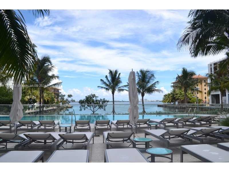 460 NE 28th St #3705, Miami FL 33137