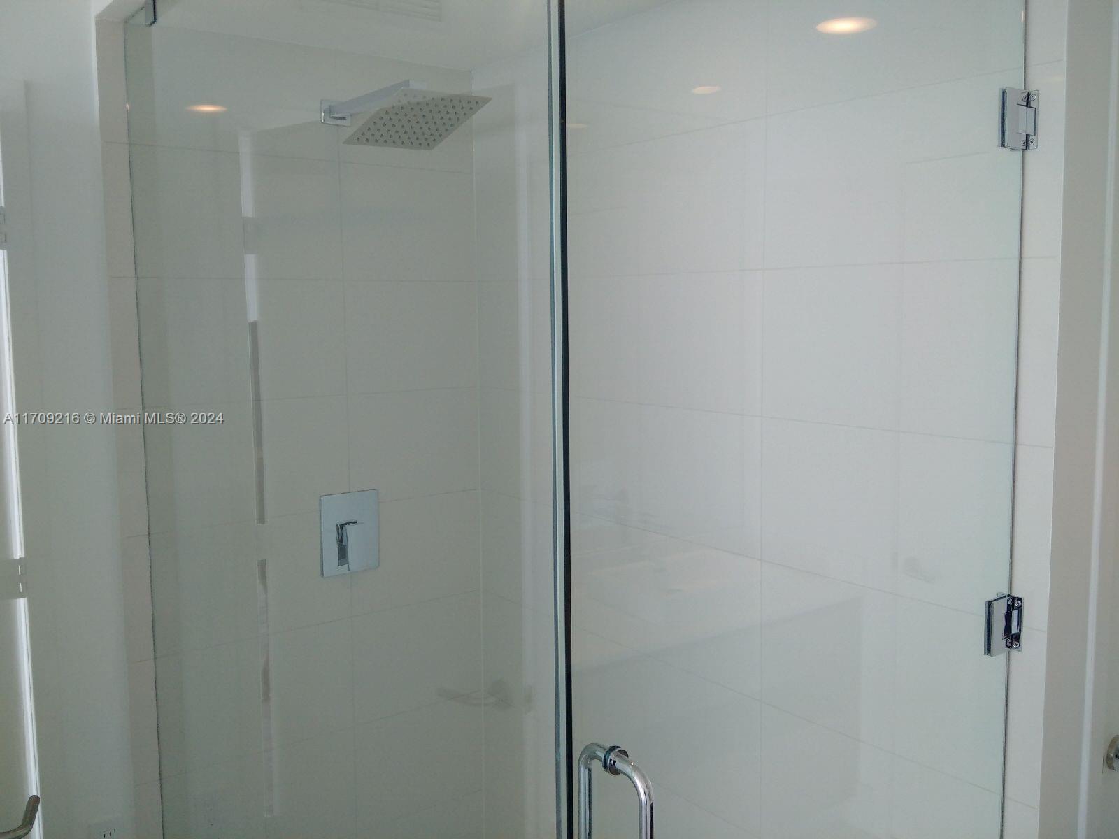 460 NE 28th St #3705, Miami FL 33137