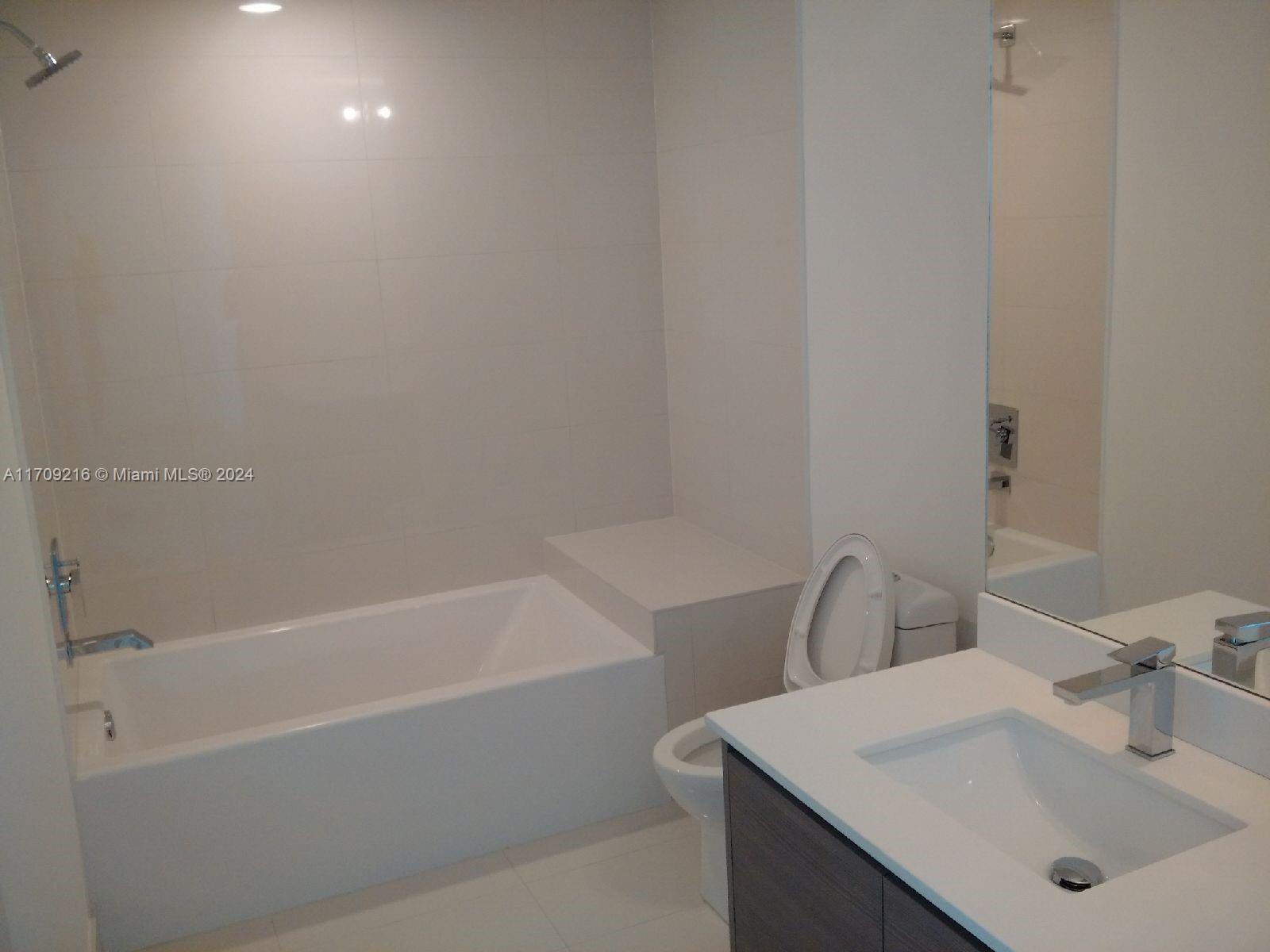 460 NE 28th St #3705, Miami FL 33137