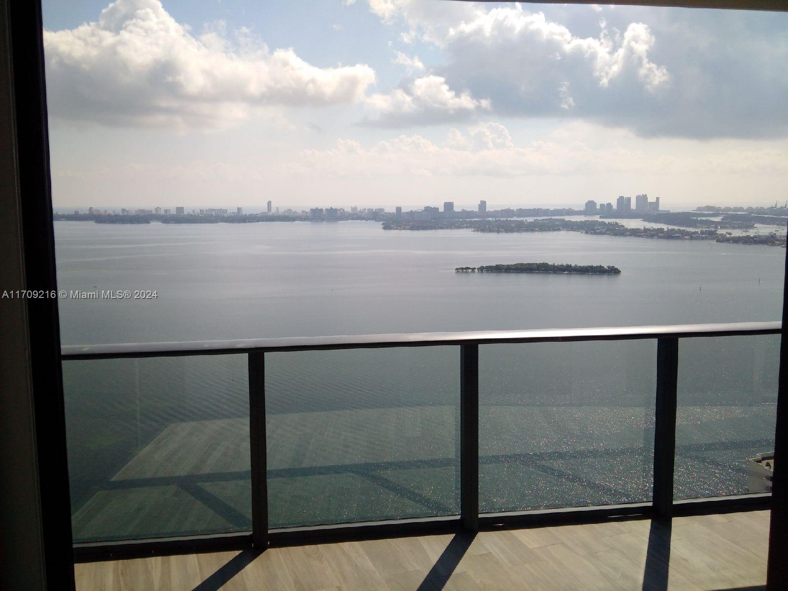460 NE 28th St #3705, Miami FL 33137