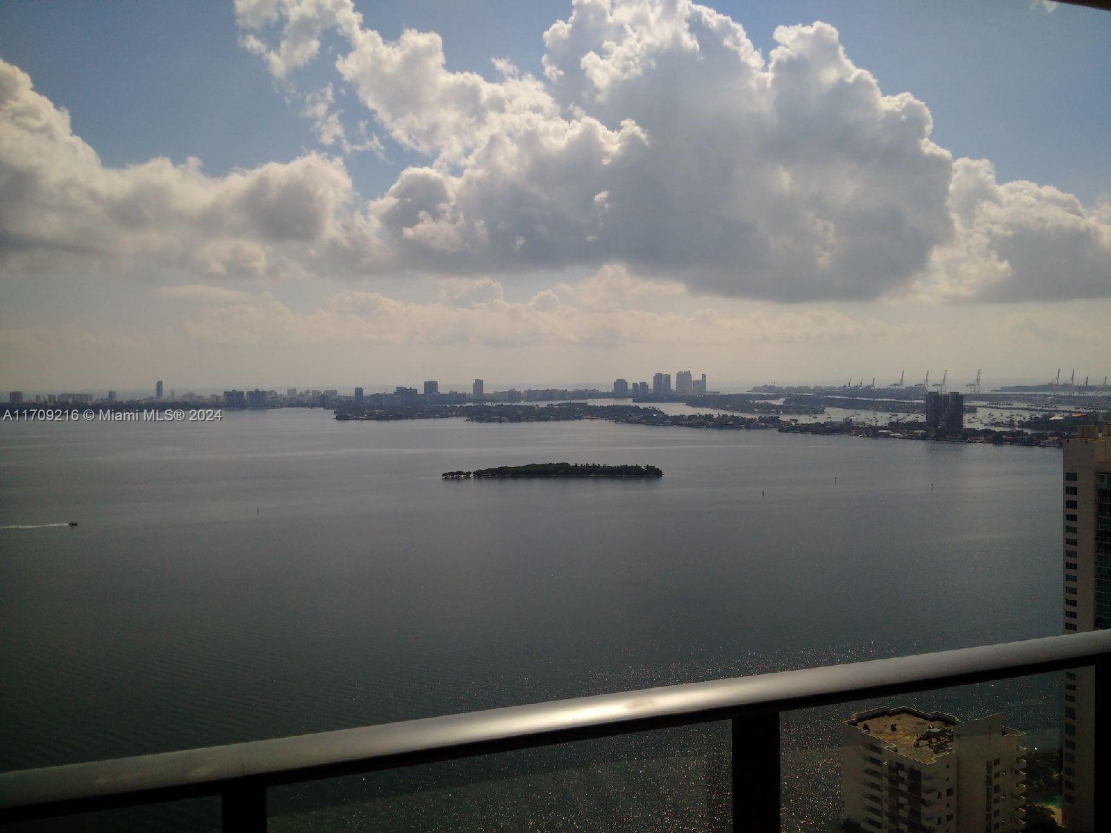 460 NE 28th St #3705, Miami FL 33137