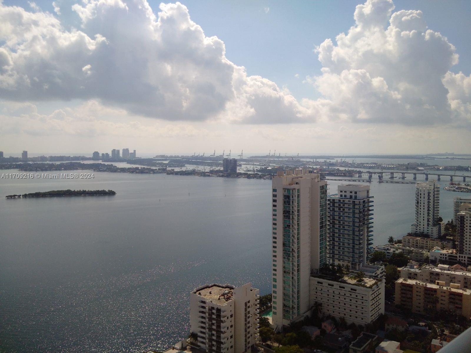 460 NE 28th St #3705, Miami FL 33137