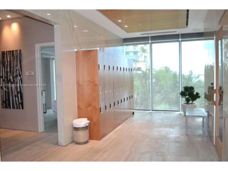 460 NE 28th St #3705, Miami FL 33137