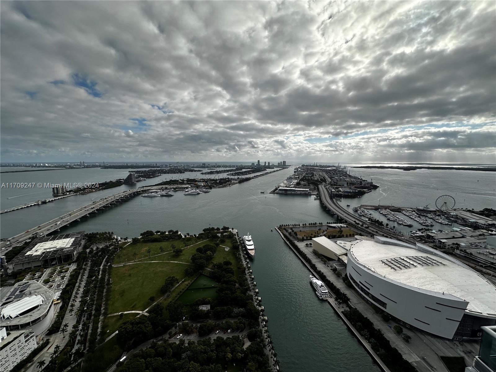900 Biscayne Blvd #5609, Miami FL 33132