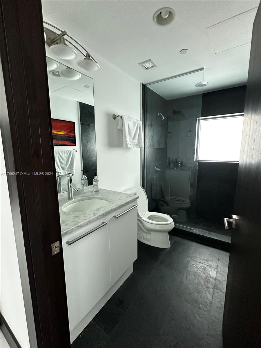 900 Biscayne Blvd #5609, Miami FL 33132