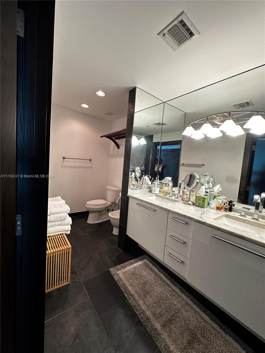 900 Biscayne Blvd #5609, Miami FL 33132