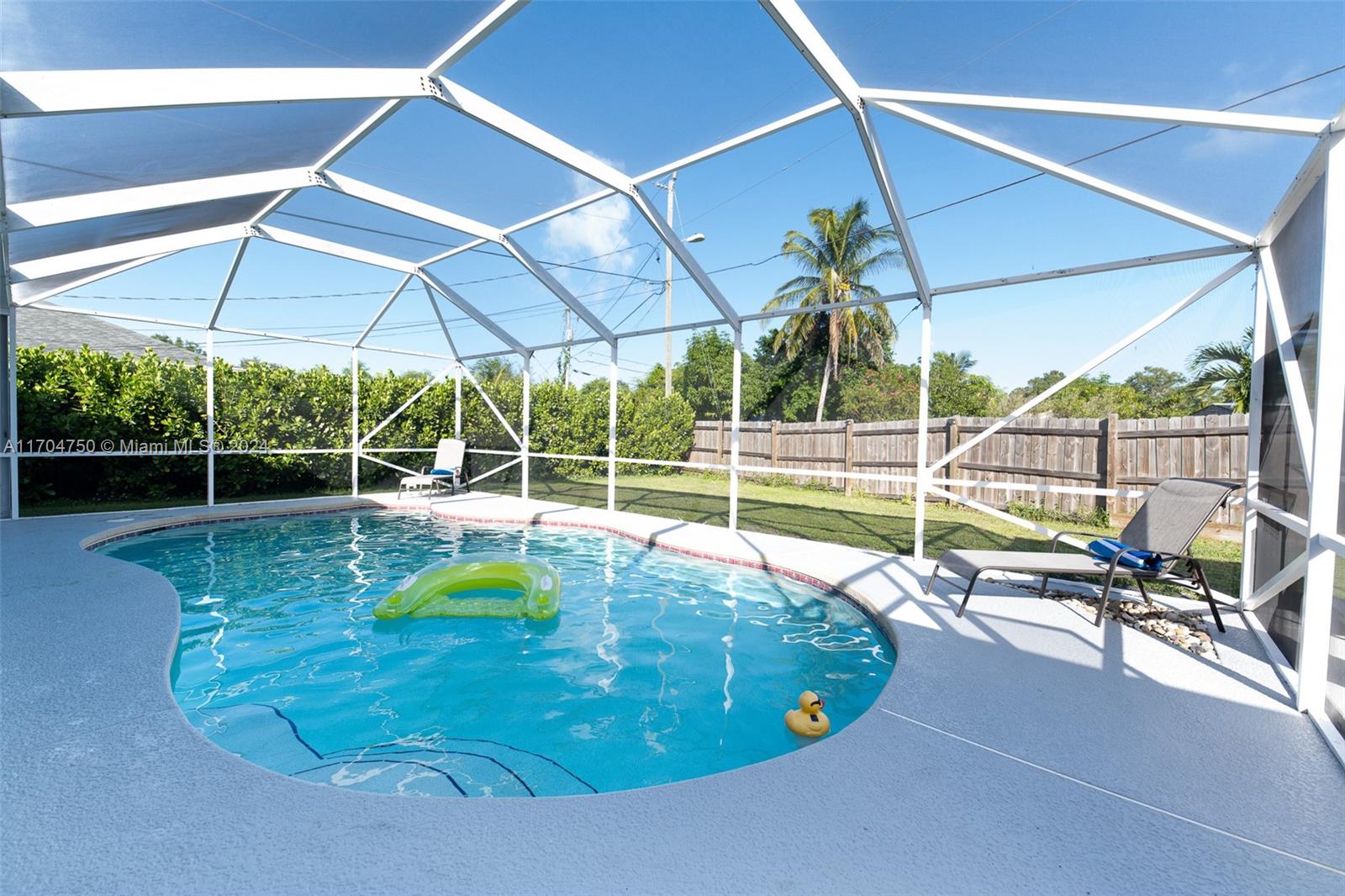 1771 SE Gaskins Cir, Port Saint Lucie, Florida image 38