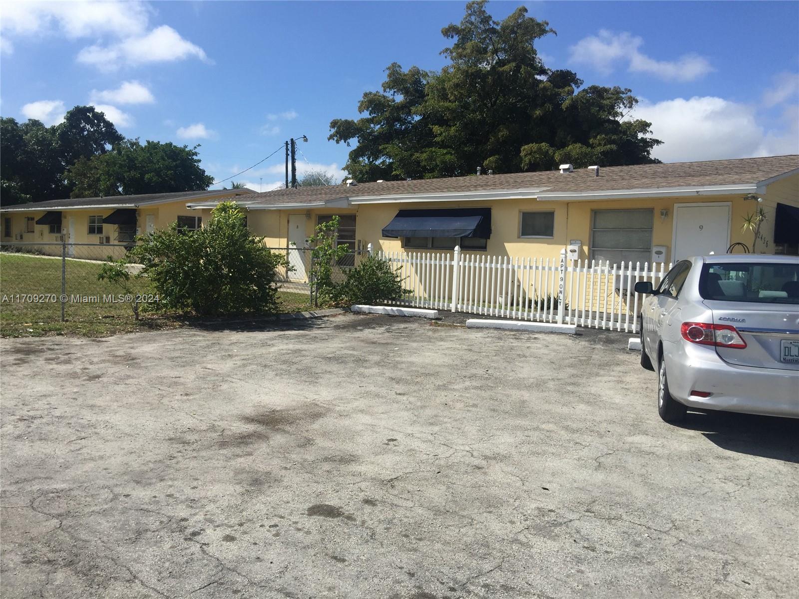 2456 Lincoln St, Hollywood, Florida image 6