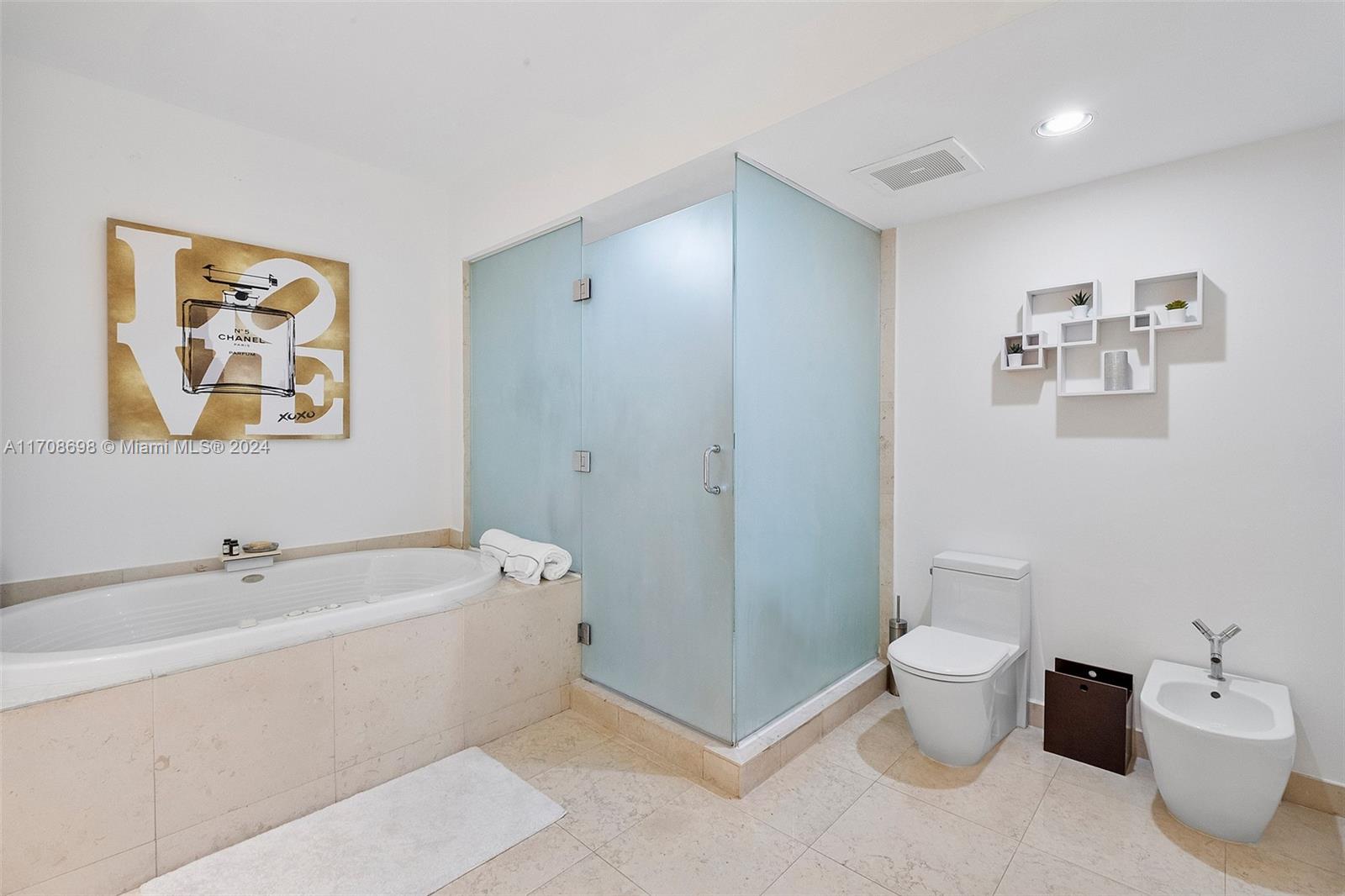 450 Alton Rd #1006, Miami Beach FL 33139