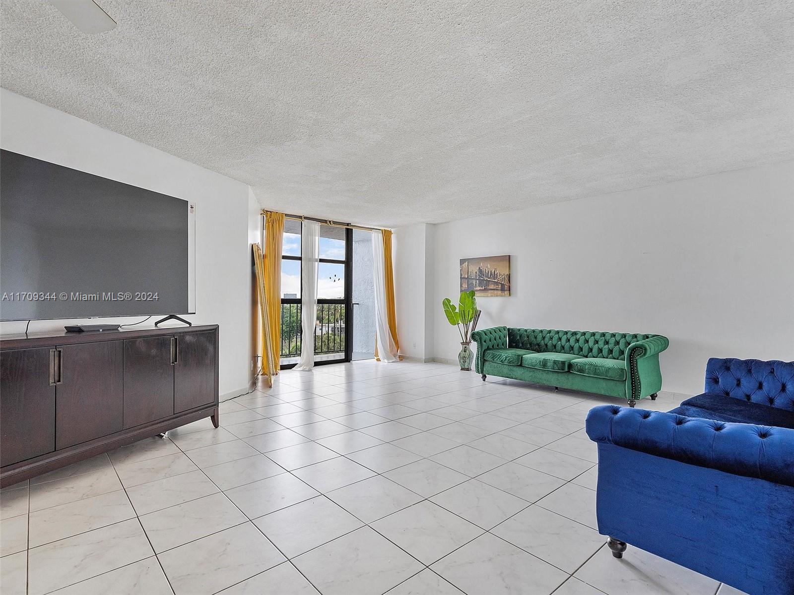 600 Parkview Dr #611, Hallandale Beach, Florida image 6