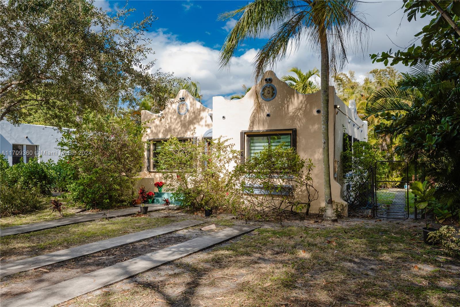 683 NE 117th St, Biscayne Park, Florida image 42