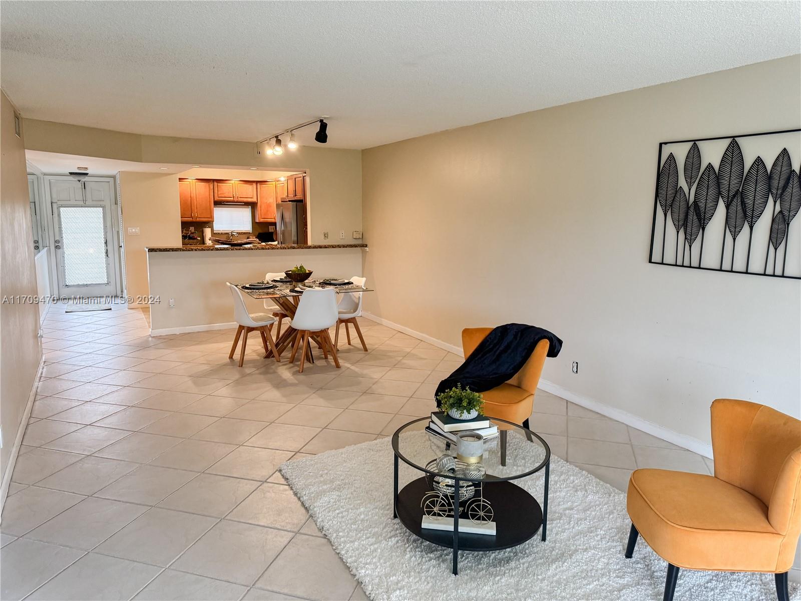 9811 N Hollybrook Lake Dr #103, Pembroke Pines, Florida image 10