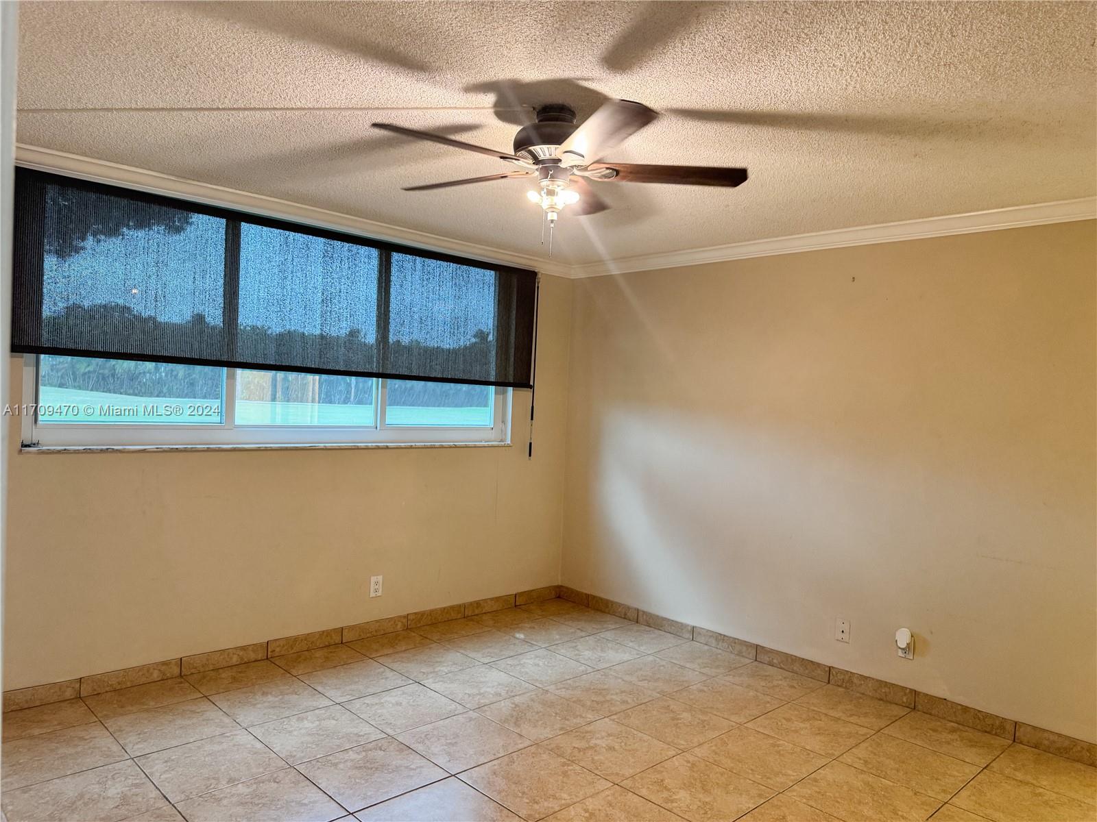 9811 N Hollybrook Lake Dr #103, Pembroke Pines, Florida image 13