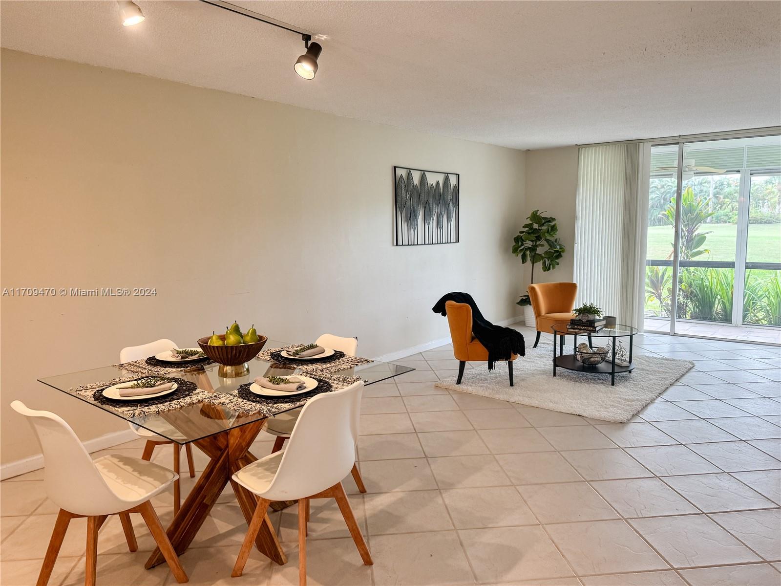 9811 N Hollybrook Lake Dr #103, Pembroke Pines, Florida image 19