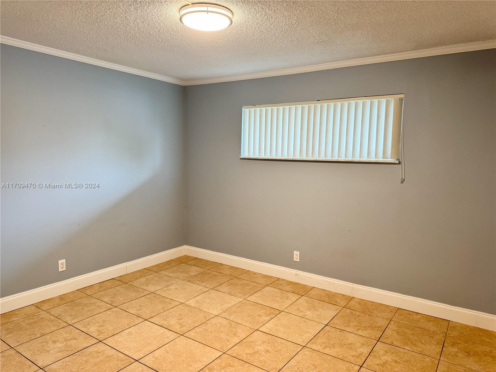 9811 N Hollybrook Lake Dr #103, Pembroke Pines, Florida image 24