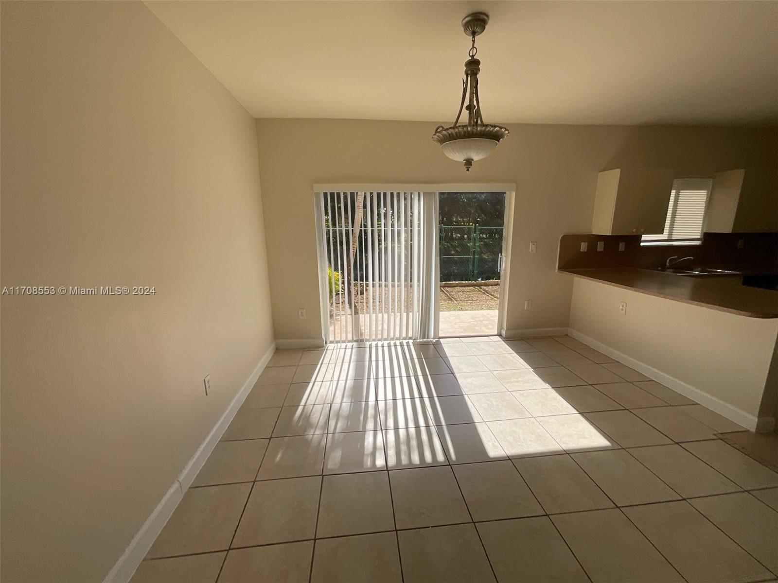 2030 SE 3rd Dr #2030, Homestead, Florida image 3