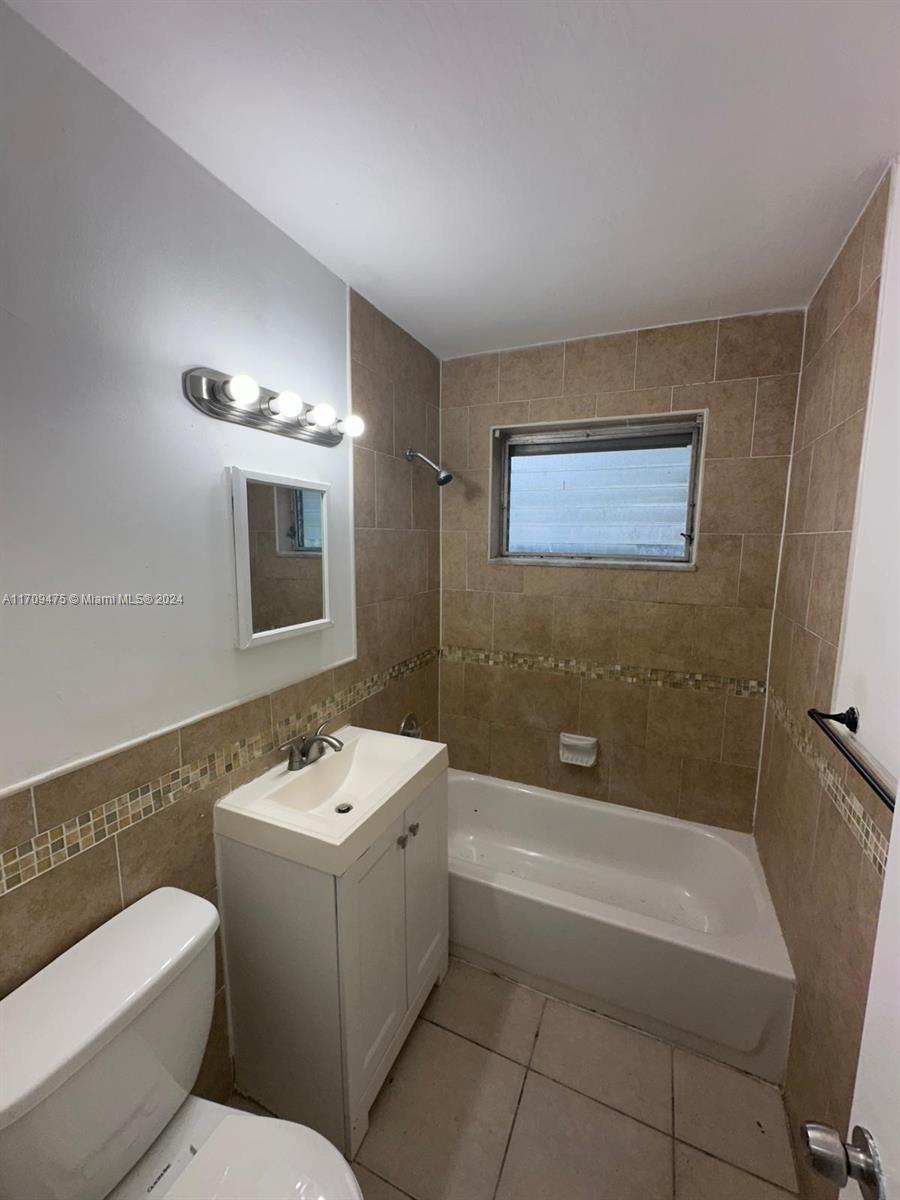 940 NW 34th Way, Lauderhill, Florida image 6