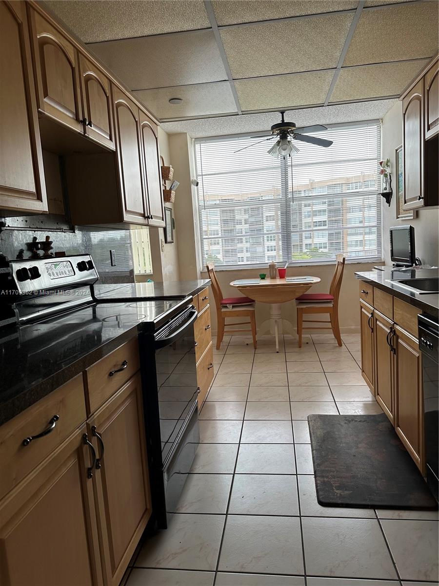 1100 Saint Charles Pl #411, Pembroke Pines, Florida image 14