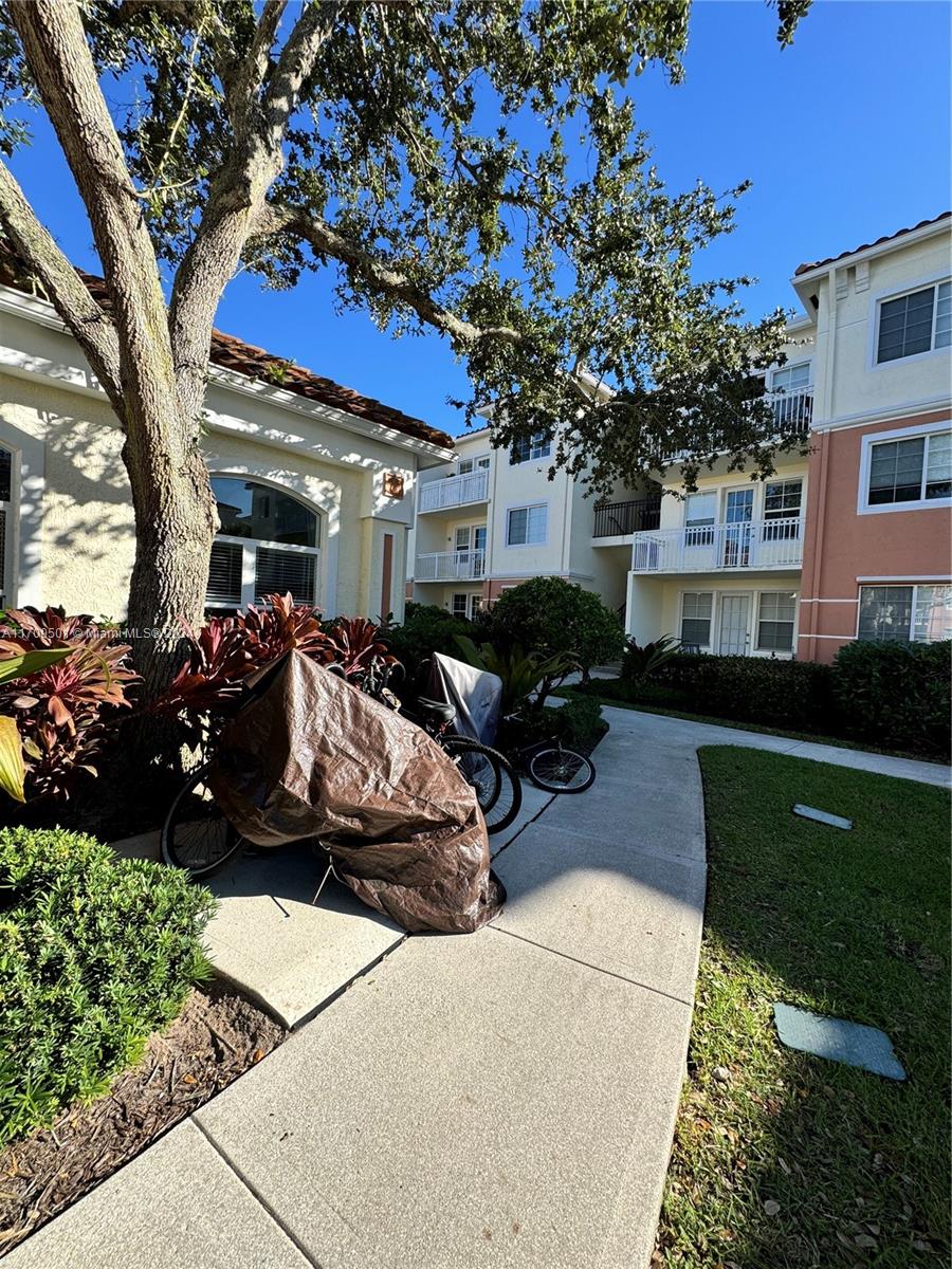 Residential, Pembroke Pines, Florida image 40