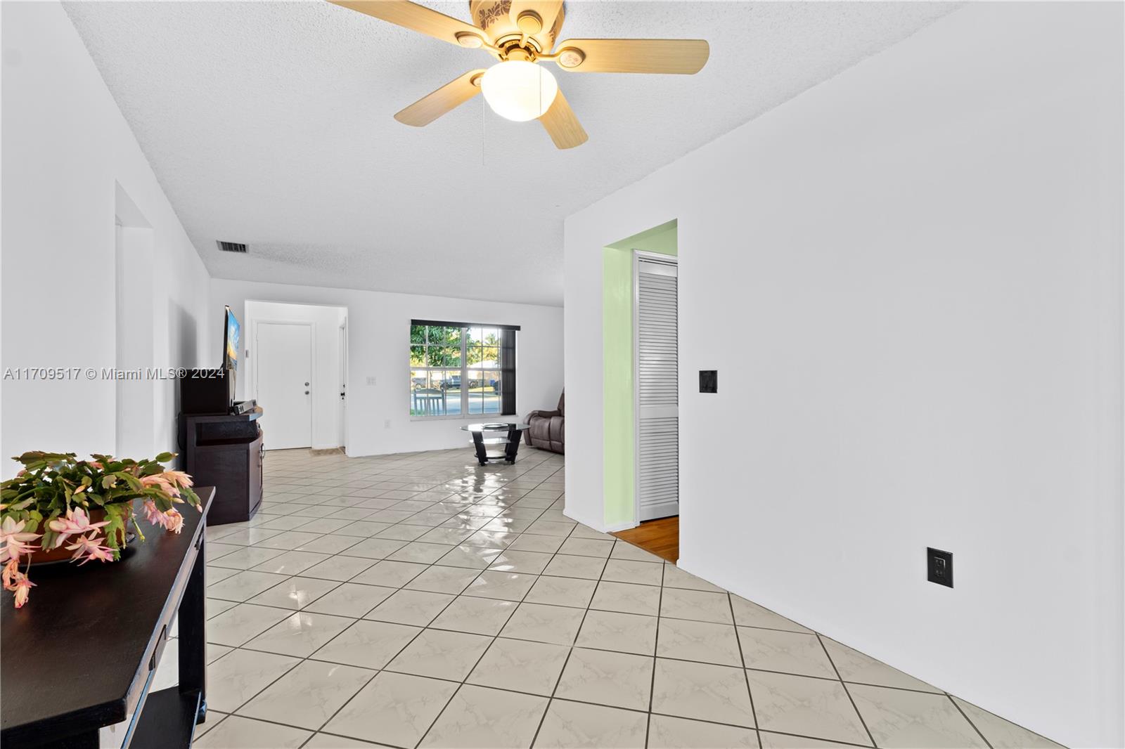 8630 NW 7th Ct, Pembroke Pines, Florida image 20