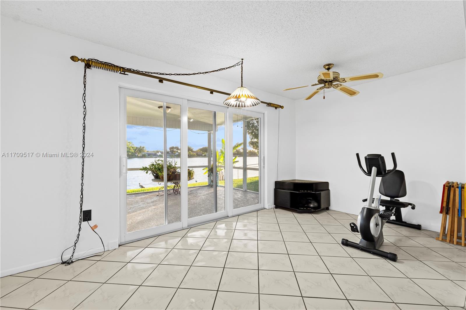 8630 NW 7th Ct, Pembroke Pines, Florida image 21