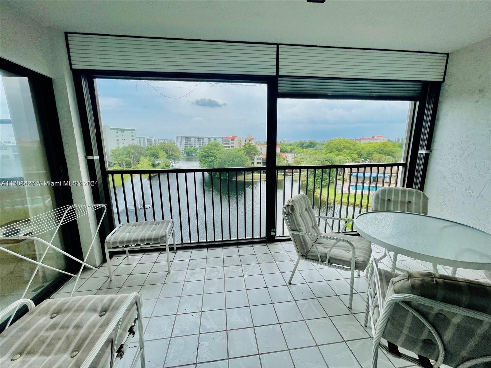 2334 S Cypress Bend Dr #505, Pompano Beach, Florida image 14