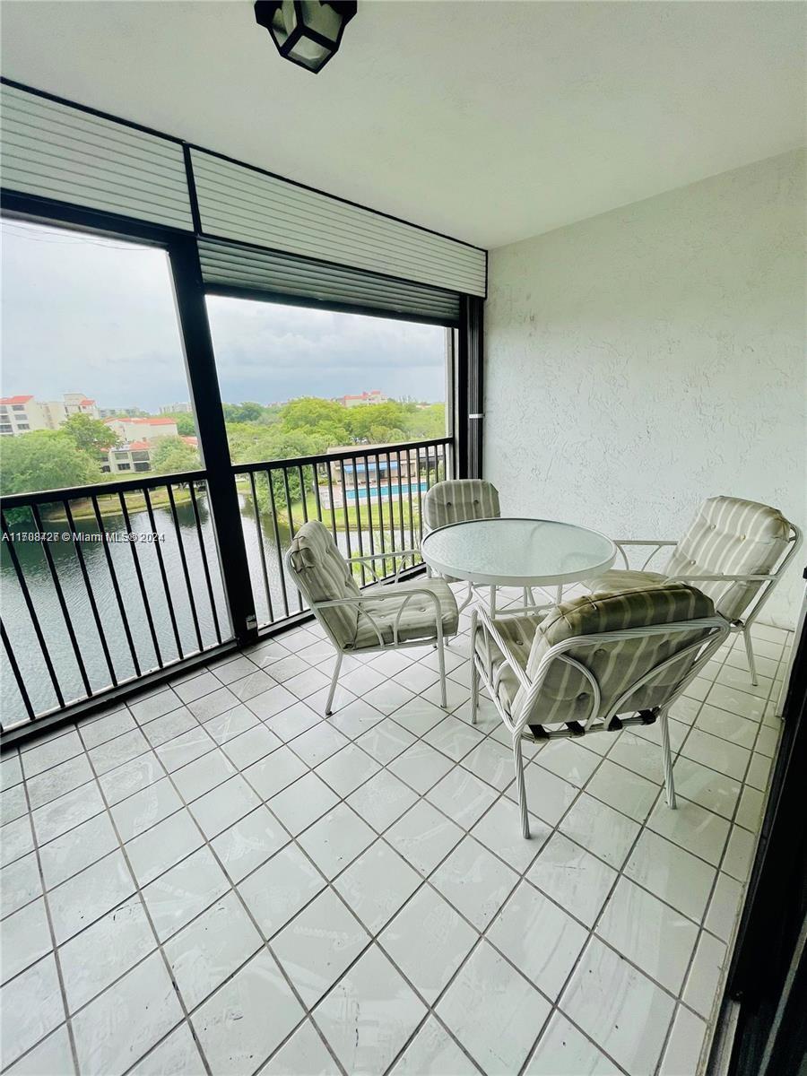 2334 S Cypress Bend Dr #505, Pompano Beach, Florida image 15