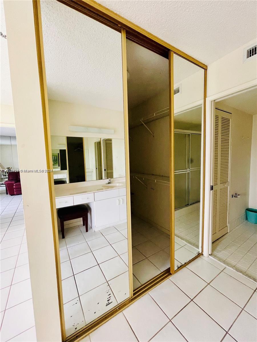 2334 S Cypress Bend Dr #505, Pompano Beach, Florida image 21