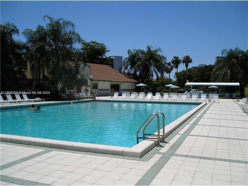 2334 S Cypress Bend Dr #505, Pompano Beach, Florida image 26