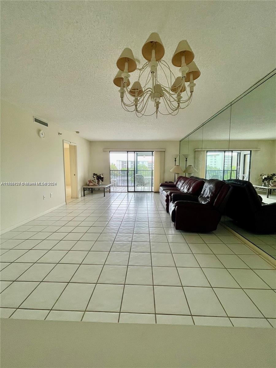 2334 S Cypress Bend Dr #505, Pompano Beach, Florida image 6