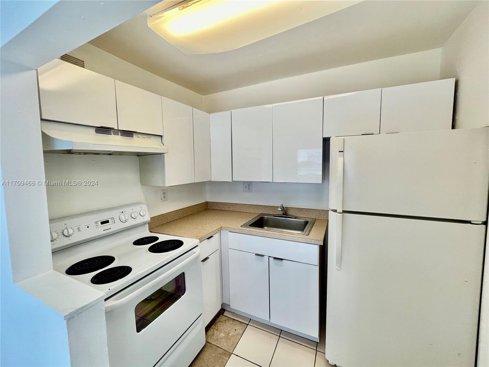 241 SE 9th Ave #204, Pompano Beach, Florida image 1